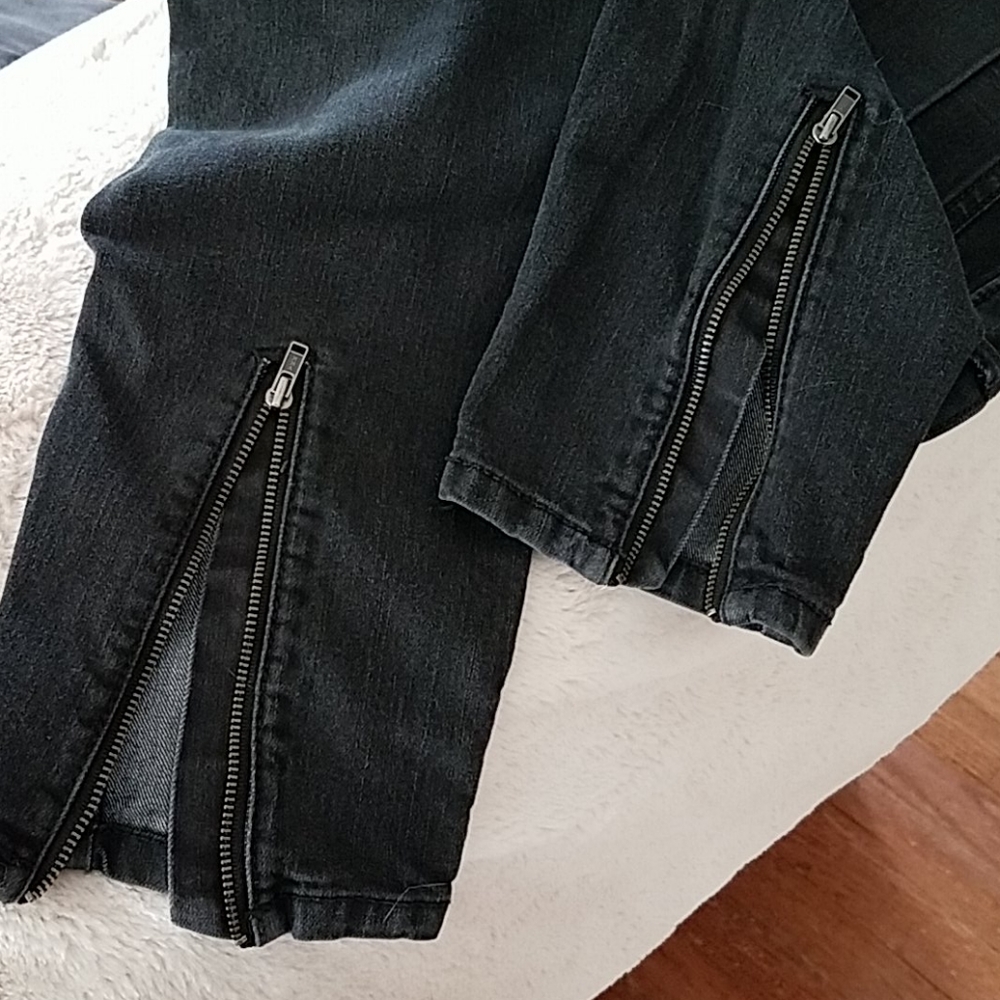 Jeans - Picture 3 of 4